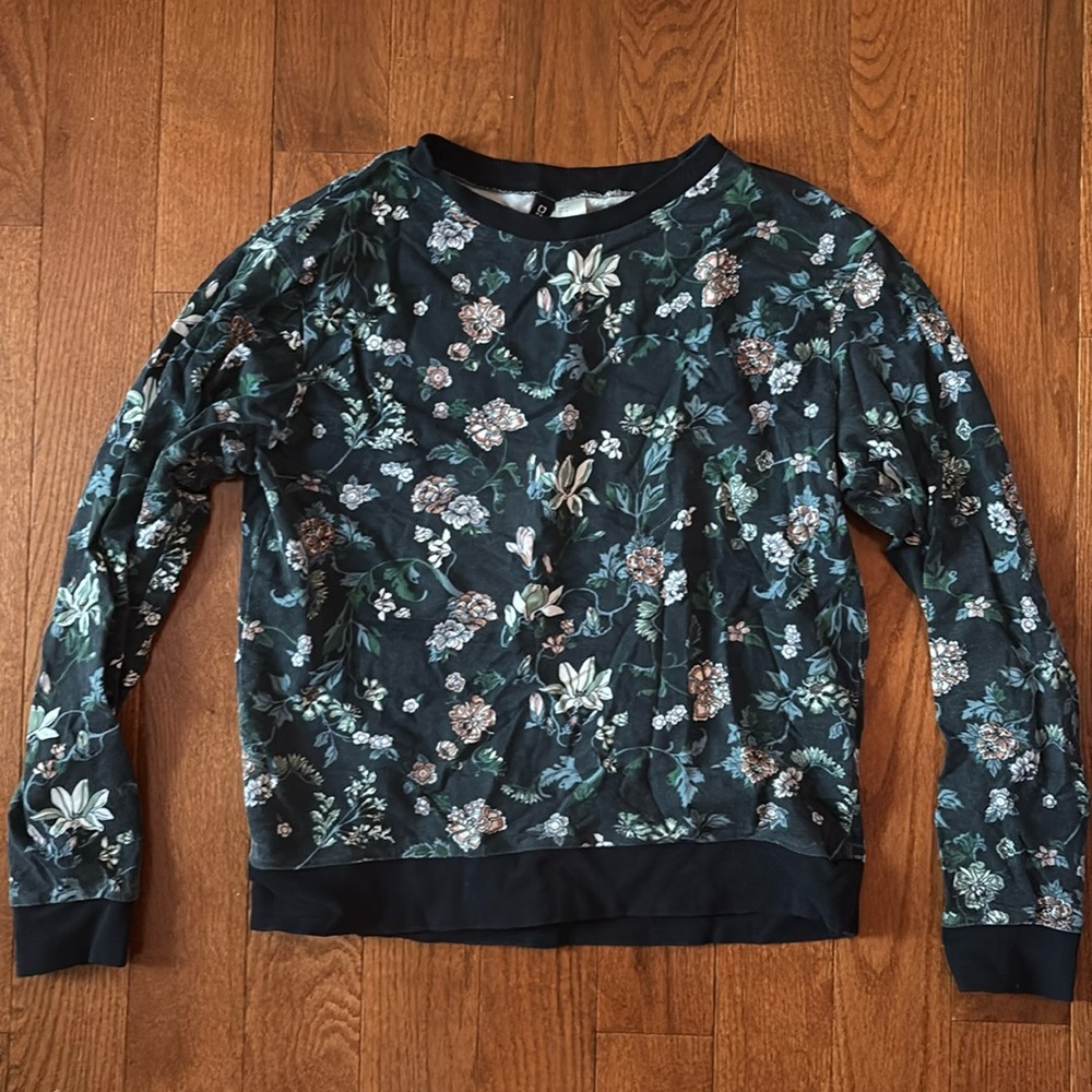 Sweatshirt